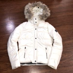 Abercrombie and Fitch off white color puff jacket in size M.